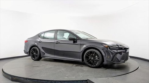 Used 2025 Toyota Camry SE image 9
