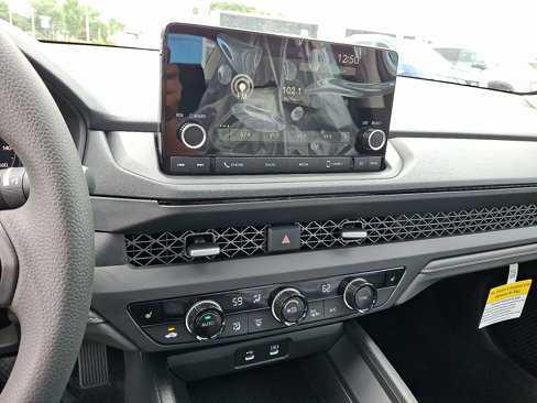 New 2025 Honda Accord SE image 8