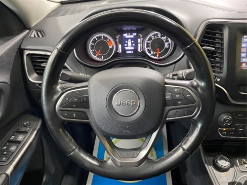 Used 2020 Jeep Cherokee Latitude Plus w/ Comfort/Convenience Group image 11