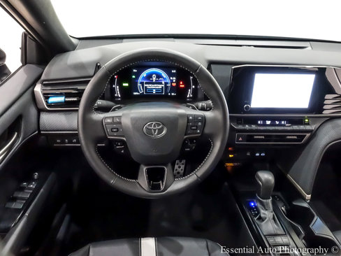 Used 2025 Toyota Camry SE image 17