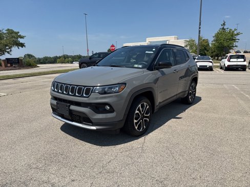 Used 2024 Jeep Compass Limited image 15