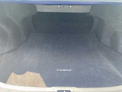 Used 2015 Toyota Camry LE image 7