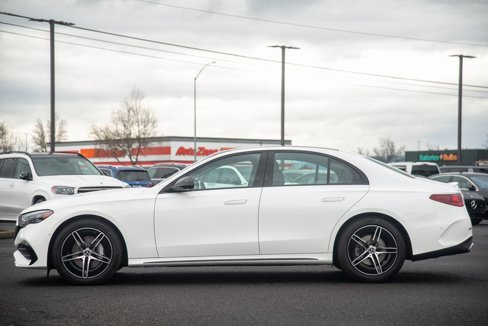 Used 2025 Mercedes-Benz E 350 4MATIC Sedan image 5