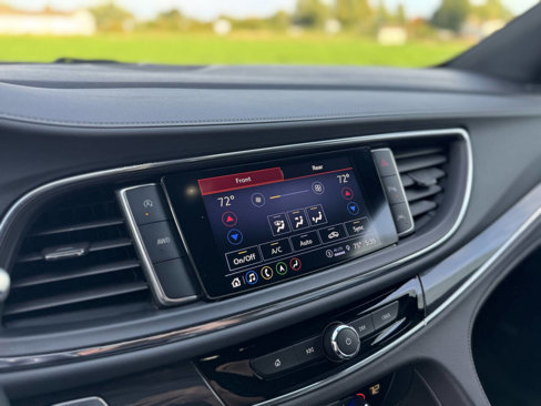 Used 2024 Buick Enclave Premium image 30