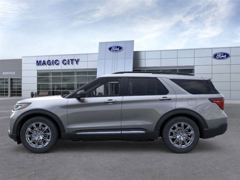 Used 2025 Ford Explorer Active w/ Active Comfort Package image 3