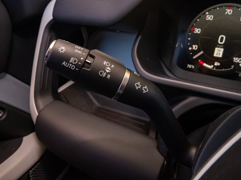 New 2024 Land Rover Defender 110 S image 12
