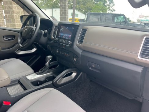 Used 2022 Nissan Frontier SV image 27