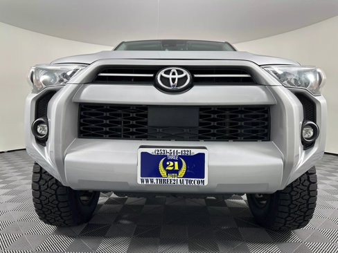 Used 2021 Toyota 4Runner SR5 Premium image 3