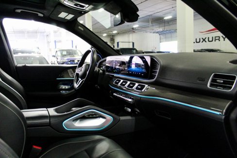 Used 2023 Mercedes-Benz GLS 580 4MATIC image 32