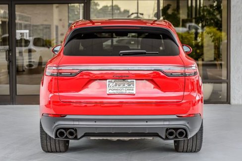 Used 2021 Porsche Cayenne image 8