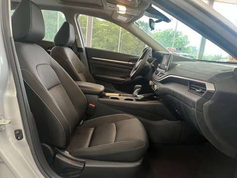 Used 2022 Nissan Altima 2.5 SV w/ SV Premium Package image 10