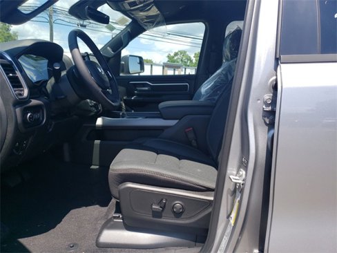 New 2025 RAM 1500 4x4 Crew Cab image 22
