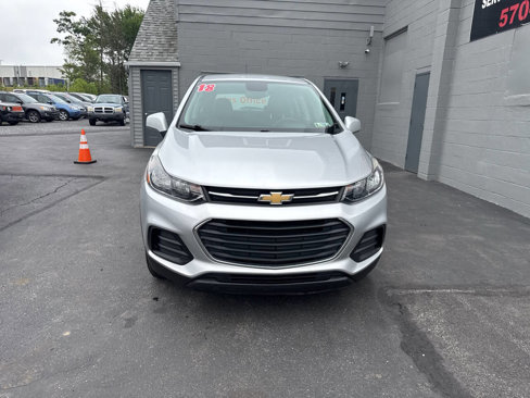 Used 2018 Chevrolet Trax LS image 2