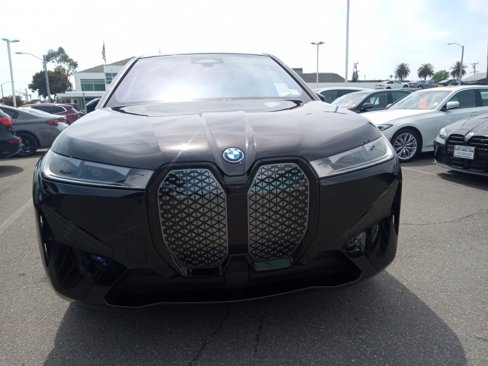 Used 2024 BMW iX xDrive50 w/ Sport Package image 2