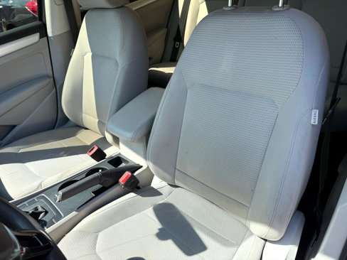 Used 2018 Volkswagen Passat 2.0T S w/ Driver Assistance Package image 6