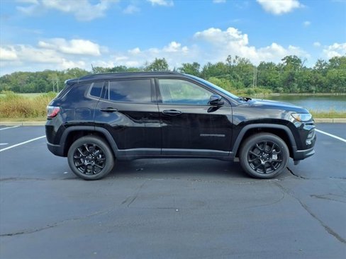 New 2026 Jeep Compass Latitude image 17