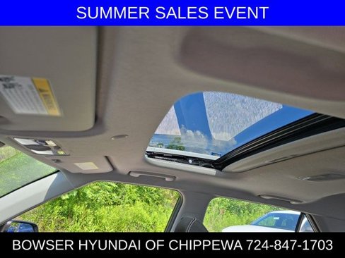 New 2025 Hyundai Venue SEL image 8