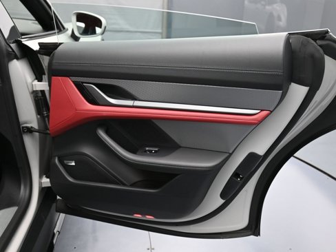 New 2025 Porsche Taycan 4S image 28