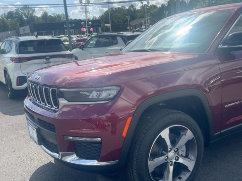 Used 2025 Jeep Grand Cherokee L Limited image 20