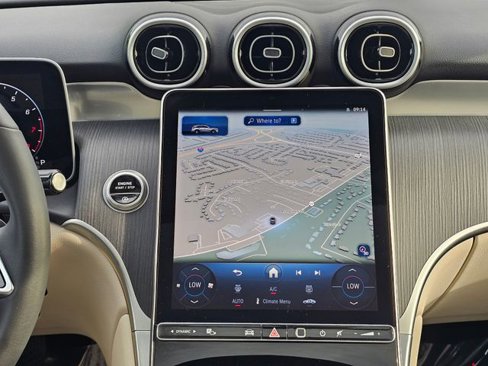 Certified 2025 Mercedes-Benz GLC 300 4MATIC image 36