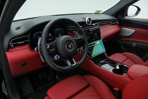 Used 2025 Maserati Grecale Modena image 15