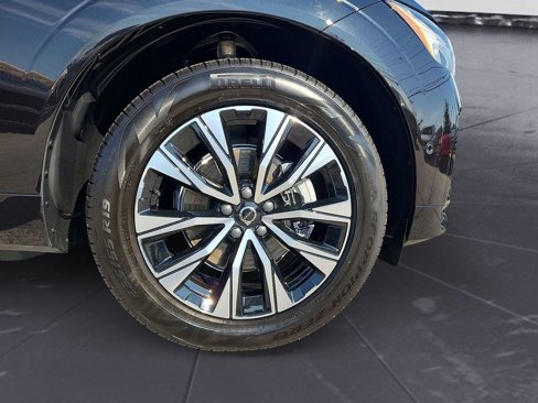 Certified 2025 Volvo XC60 B5 Plus w/ Climate Package image 29