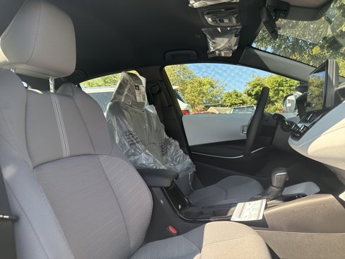 New 2025 Toyota Corolla SE image 8