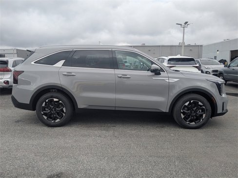 New 2026 Kia Sorento S image 2