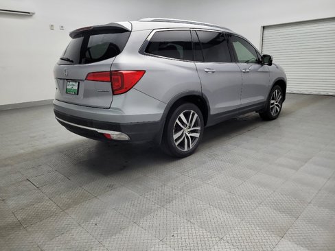 Used 2017 Honda Pilot Touring image 9