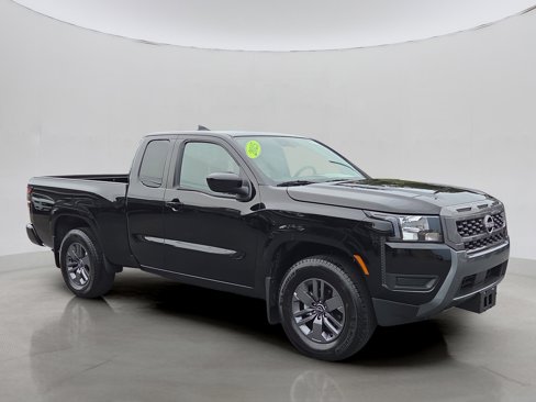Used 2025 Nissan Frontier SV image 10