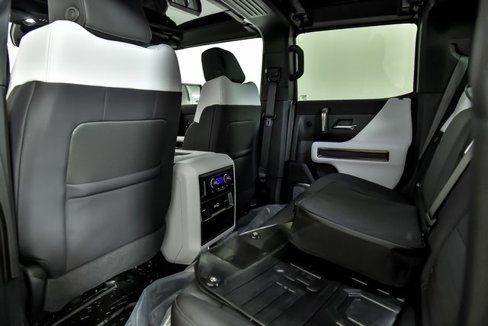 New 2025 GMC Hummer EV 2X w/ LPO, Sport Package image 11