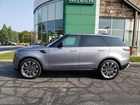 New 2025 Land Rover Range Rover Sport SE image 8
