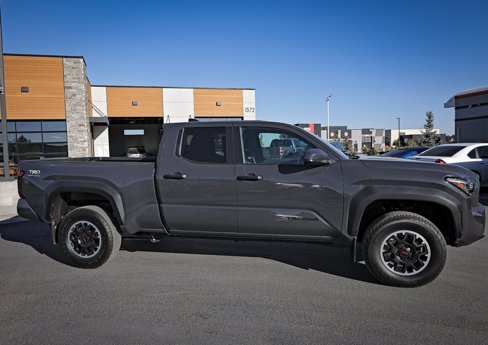 Used 2024 Toyota Tacoma TRD Off-Road image 3