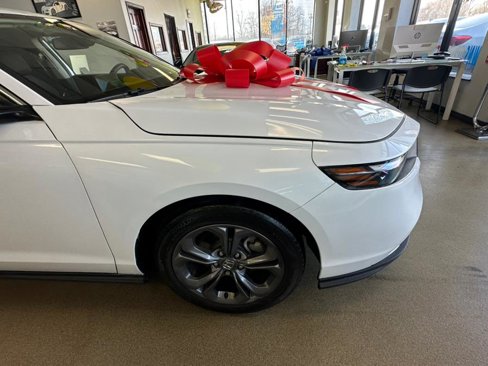 Used 2023 Honda Accord EX image 14
