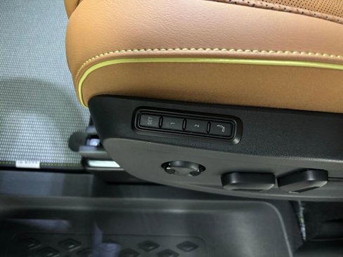 New 2025 Volkswagen ID. Buzz Pro S Plus image 24