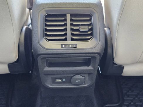 Used 2020 Volkswagen Tiguan SE w/ Panoramic Sunroof Package image 21