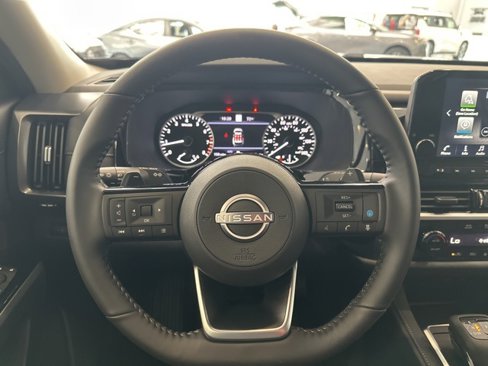 New 2025 Nissan Pathfinder SL image 14