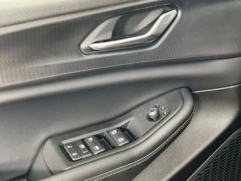 New 2025 Jeep Grand Cherokee L Laredo w/ Luxury Tech Group I image 18