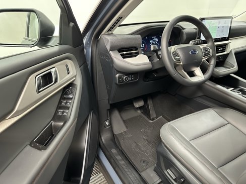 New 2025 Ford Explorer Active w/ Active Comfort Package image 14