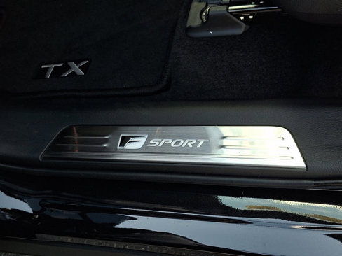 New 2025 Lexus TX 500h AWD image 23