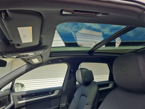 New 2026 Porsche Cayenne S image 12