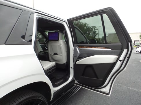 Used 2025 Cadillac Escalade Sport Platinum image 61