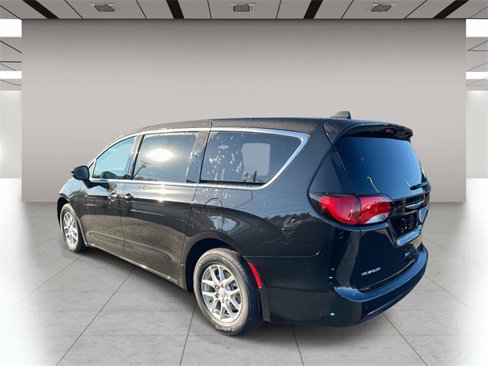 New 2026 Chrysler Voyager LX image 6