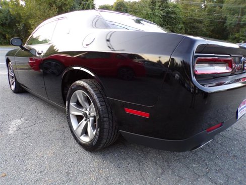 Used 2016 Dodge Challenger SXT image 10