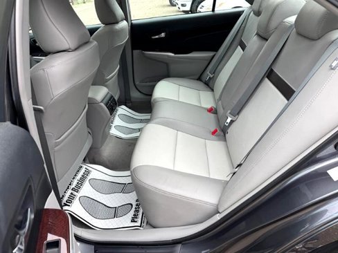 Used 2014 Toyota Camry SE image 15