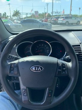 Used 2013 Kia Sorento LX w/ Convenience Pkg image 5