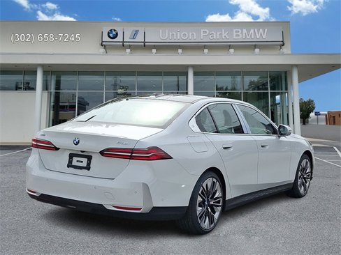 Used 2026 BMW 530i xDrive w/ Executive Package image 4