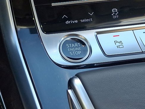 Certified 2025 Audi Q8 Prestige w/ Prestige Package image 24