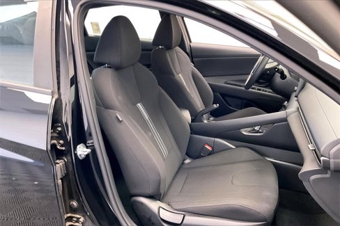 Used 2025 Hyundai Elantra Sport image 6