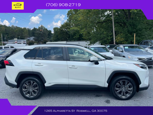 Used 2022 Toyota RAV4 XLE Premium image 5